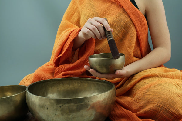 How Sound Bowls Help Us To Meditate
